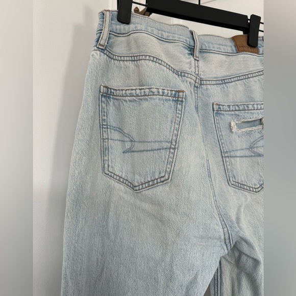 SOLD: AE 90s Boyfriend Jeans - Picture 9 of 13